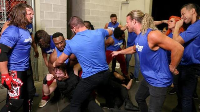 RAW PREVIEW! Will musclemen who love blue t-shirts attack musclemen who prefer red t-shirts?