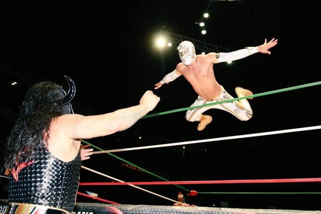 English announce table destroyed at yet another Mexican wrestling event