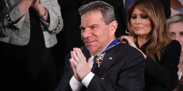 Trump awards Presidential Medal of Freedom to Dave Meltzer