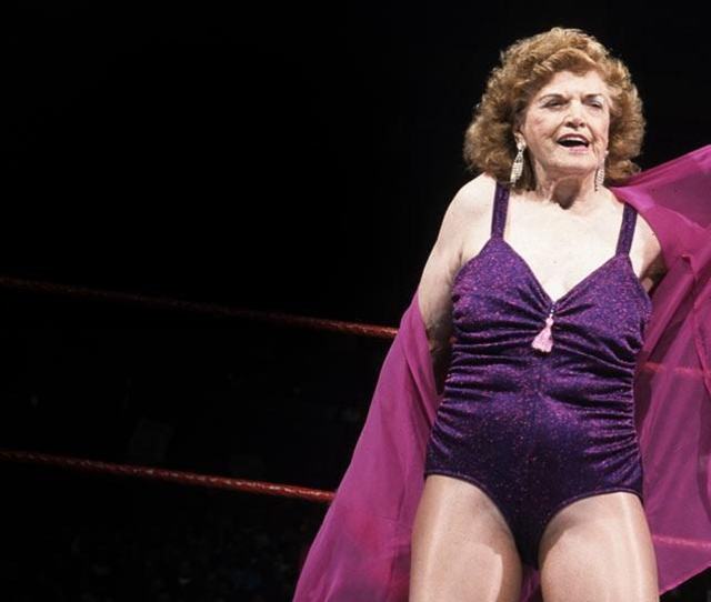 Wrestling fans brace themselves for Mae Young twerking