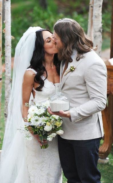 Daniel Bryan accidentally marries wrong Bella