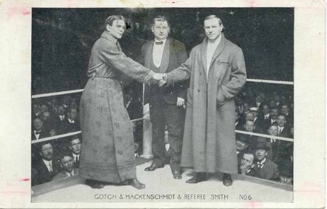 Wrestling historian pretends to enjoy Hackenshmidt matches