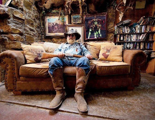 Racist redneck hates self for loving New Day