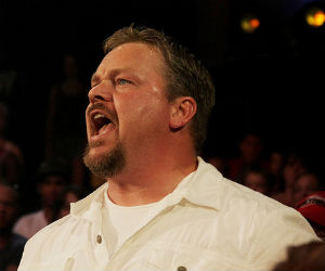 Shane Douglas “invades” local McDonald’s unnoticed