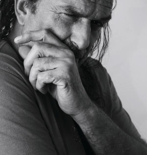 Jake Roberts whispers cryptic, bone-chilling pizza order