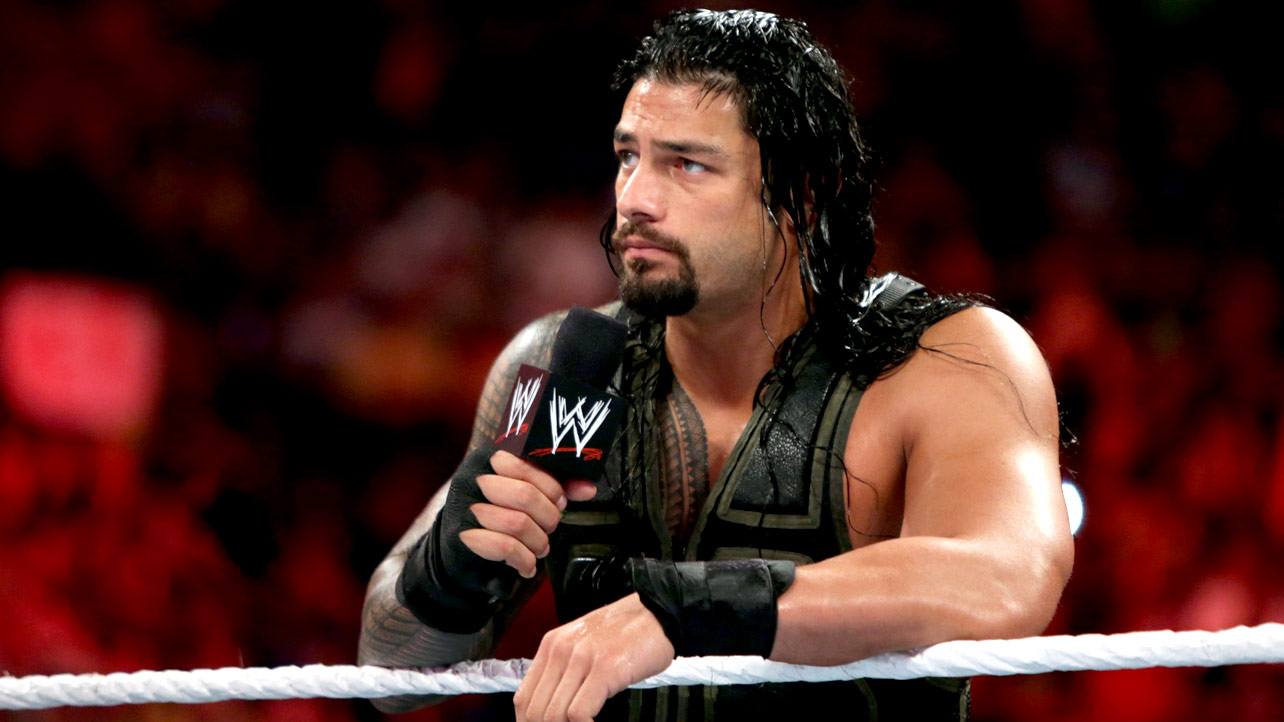 WWE microphone fails to make Roman Reigns look strong
