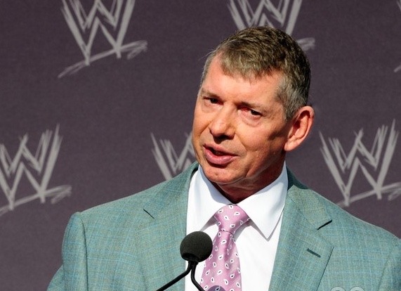 WWE blames declining ratings on fans: “They should watch no matter what!”