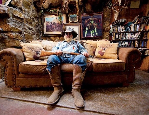 Racist redneck hates self for loving New Day