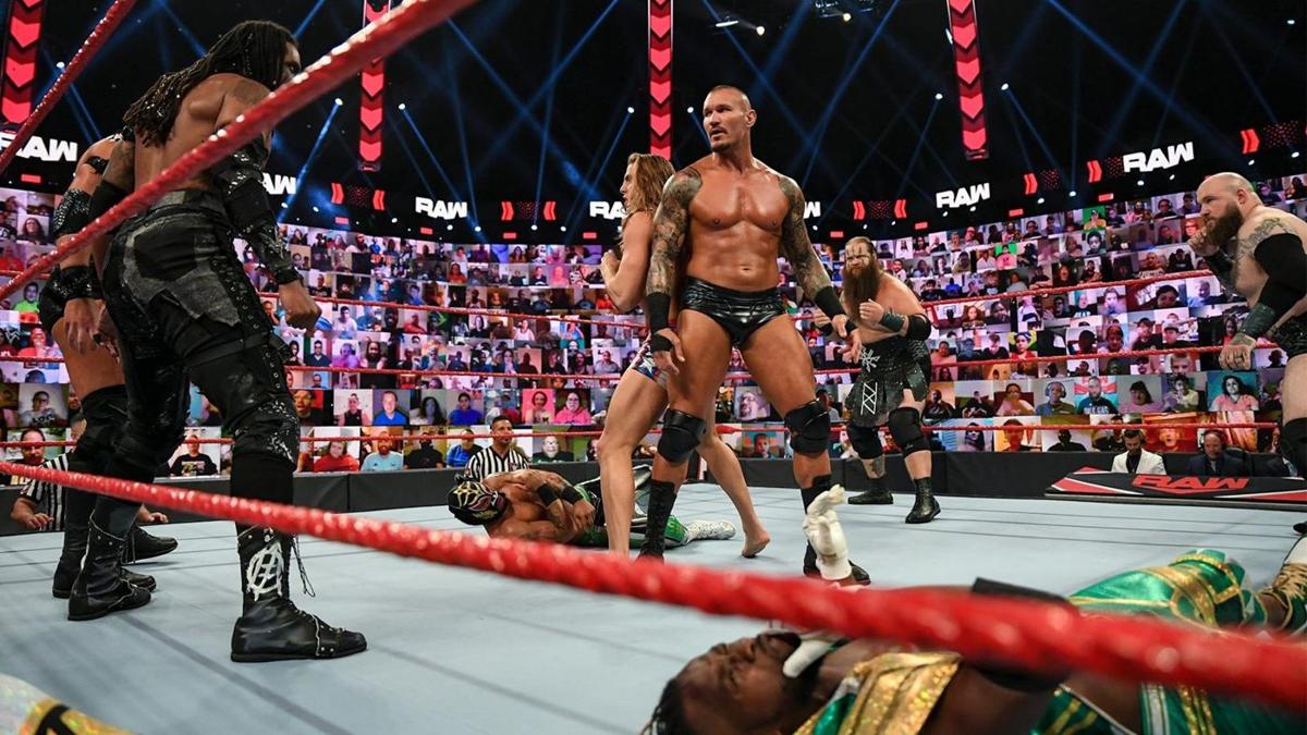 Professional wrestlers fail to settle their differences for 5,793rd consecutive week